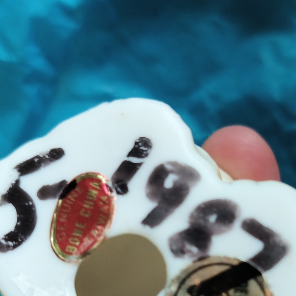 Vintage Genuine Bone China Small Lion Figurine - Picture 4 of 4